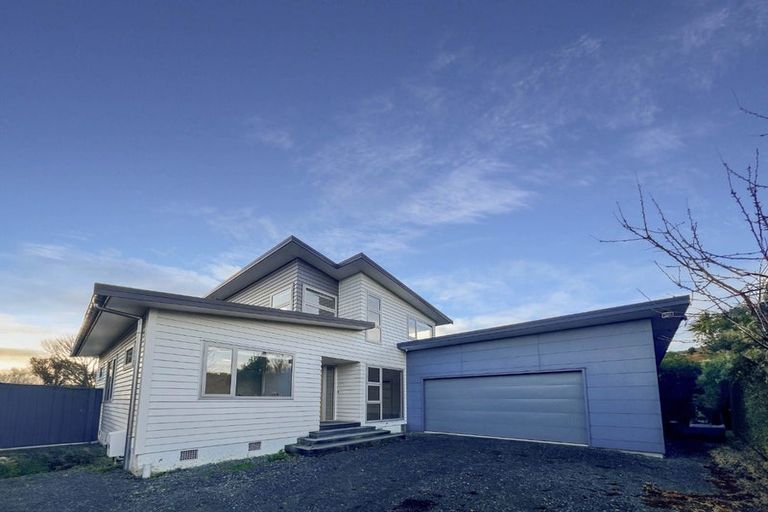 Photo of property in 4 Coates Grove, Silverstream, Upper Hutt, 5019