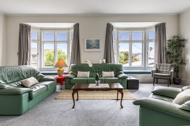 Photo of property in 62 Vauxhall Road, Devonport, Auckland, 0624