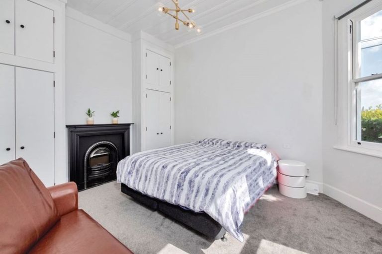 Photo of property in 1/80 Birkenhead Avenue, Birkenhead, Auckland, 0626