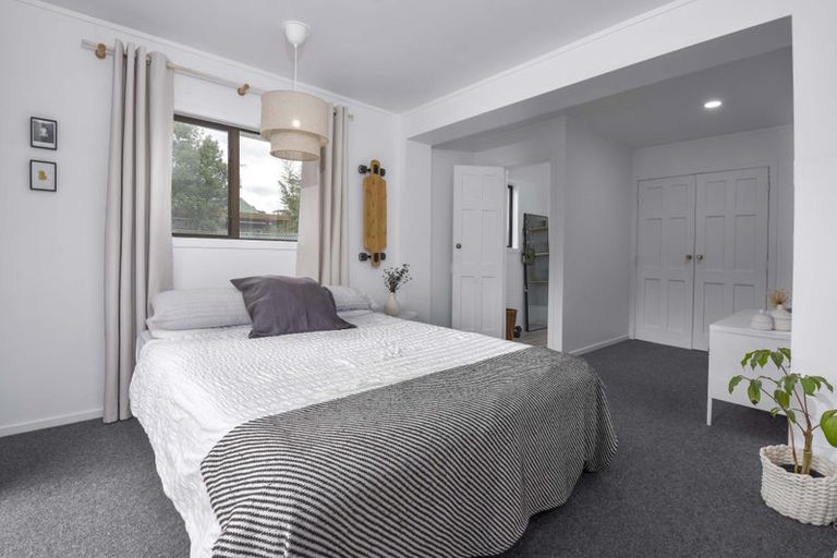 Photo of property in 103 Brian Crescent, Stanmore Bay, Whangaparaoa, 0932