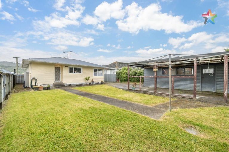 Photo of property in 22 Ruthven Road, Wainuiomata, Lower Hutt, 5014