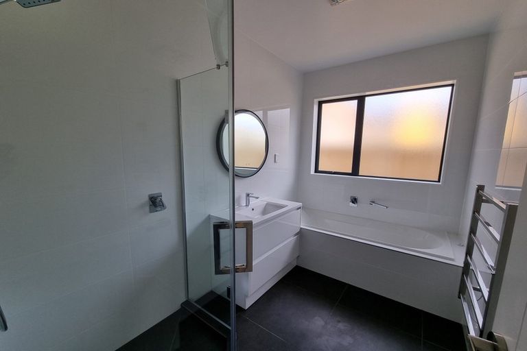 Photo of property in 11 Konoba Avenue, Kumeu, 0810