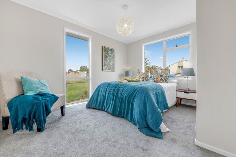 Photo of property in 48 Chelburn Crescent, Mangere East, Auckland, 2024