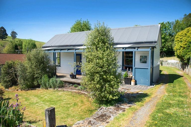 Photo of property in 8 Lismore Street, Lawrence, 9532