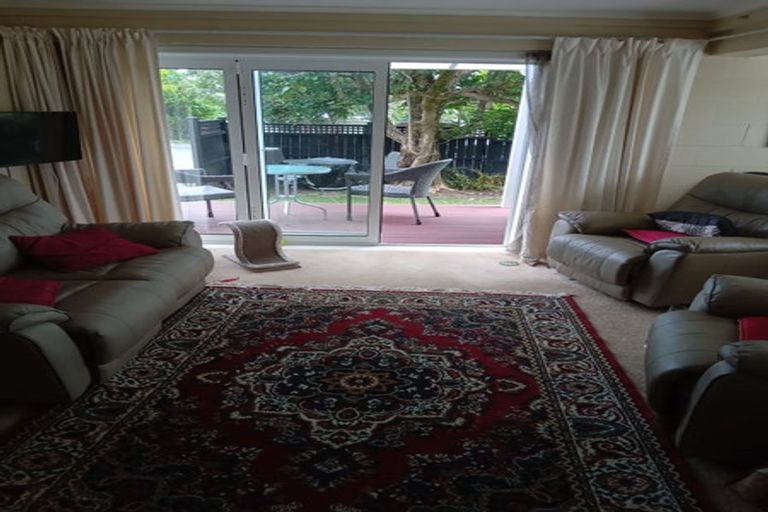 Photo of property in 1/3 Sydney Street, Hauraki, Auckland, 0622