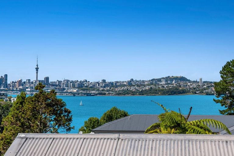 Photo of property in 42 Rawene Road, Birkenhead, Auckland, 0626