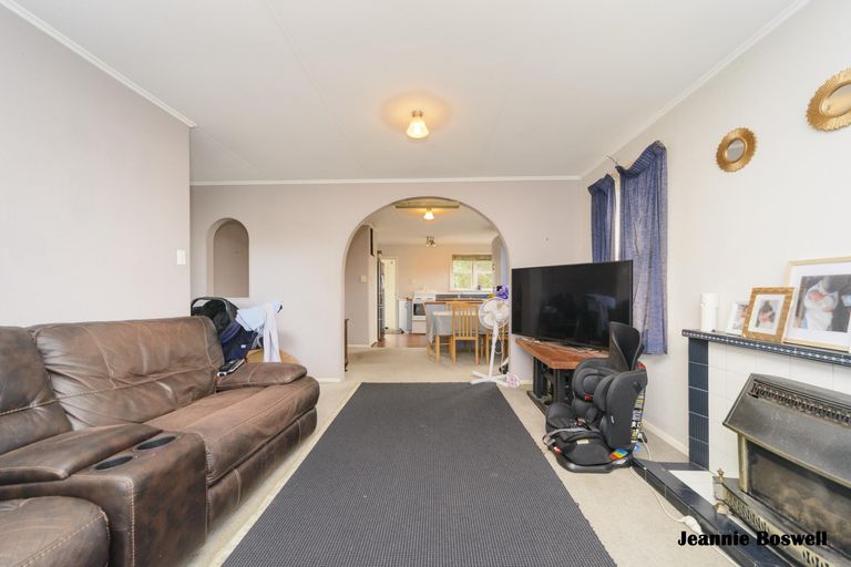 Photo of property in 11 Leslie Avenue, Cloverlea, Palmerston North, 4412