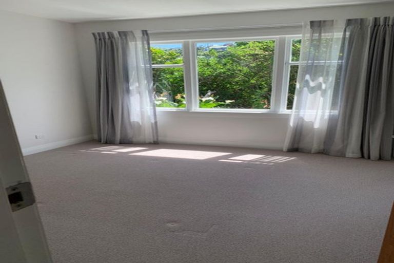 Photo of property in 15a Kellsmere Crescent, Island Bay, Wellington, 6023