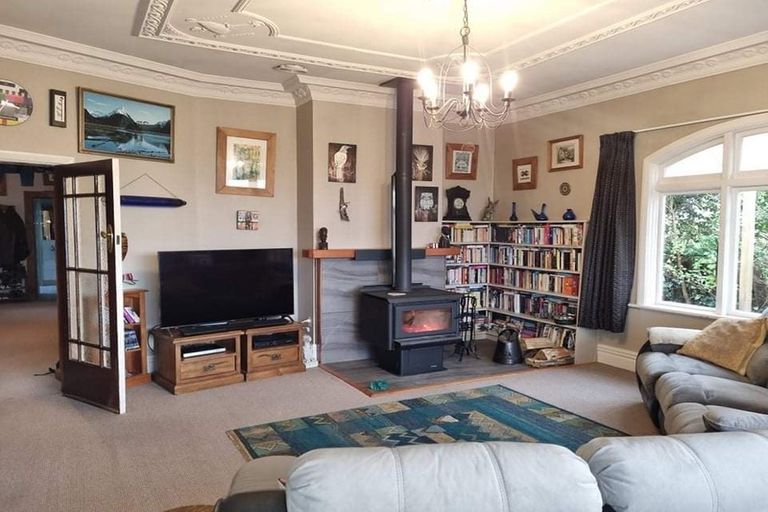 Photo of property in 1 Cossens Street, Balclutha, 9230