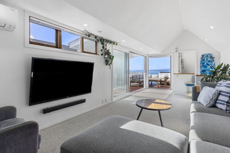 Photo of property in 2/231 Hurstmere Road, Takapuna, Auckland, 0622