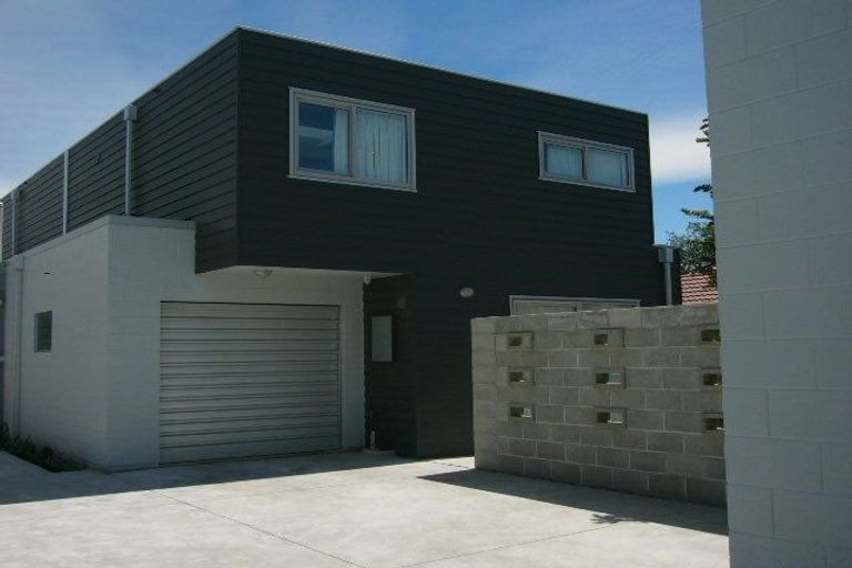 Photo of property in 75b Mandeville Street, Riccarton, Christchurch, 8011