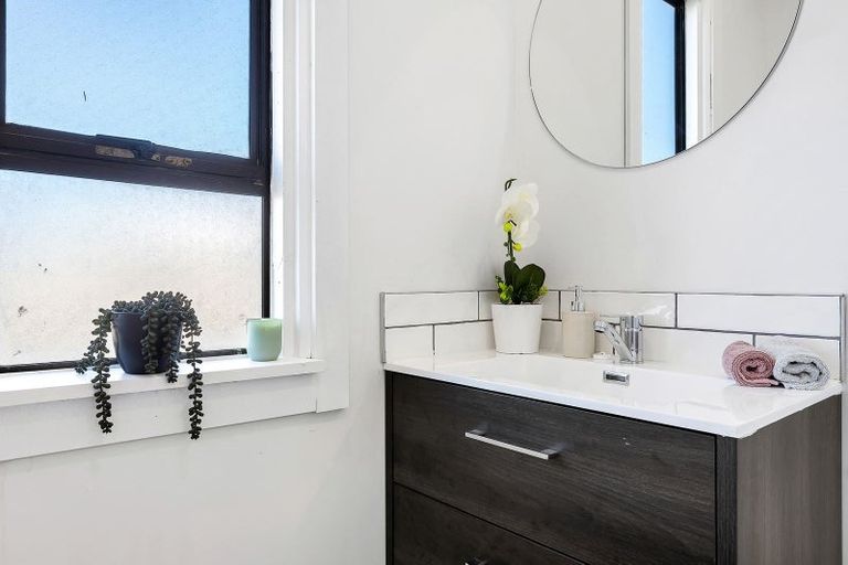 Photo of property in 1/19 Montreal Street, Sydenham, Christchurch, 8023