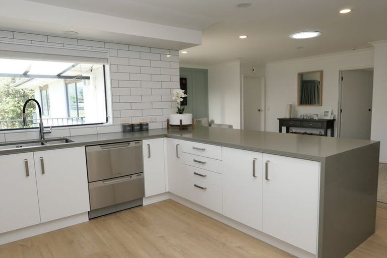 Photo of property in 5 Sovereign Way, Paraparaumu, 5032