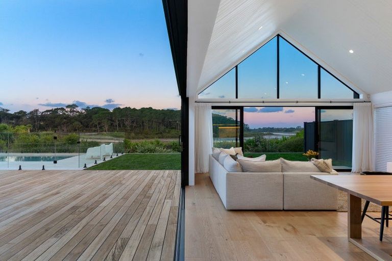 Photo of property in 88 Riverhead Point Drive, Riverhead, 0820