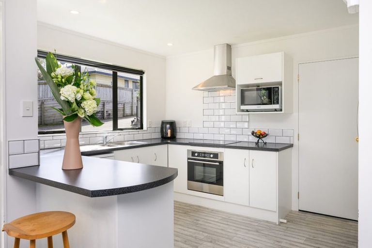 Photo of property in 11 Jordan Way, Kelvin Grove, Palmerston North, 4414