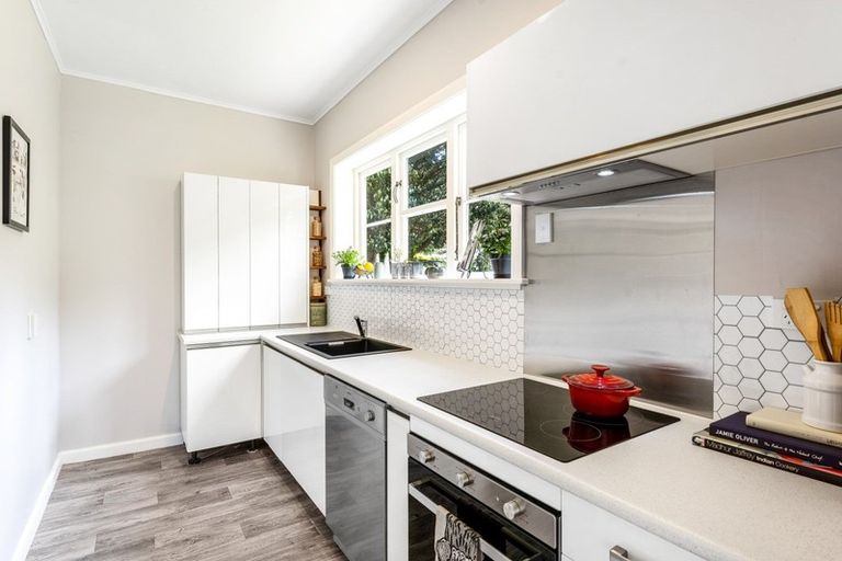 Photo of property in 16 Tyndall Street, Waiwhetu, Lower Hutt, 5010