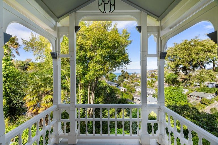 Photo of property in 6 Thompson Road, Bluff Hill, Napier, 4110