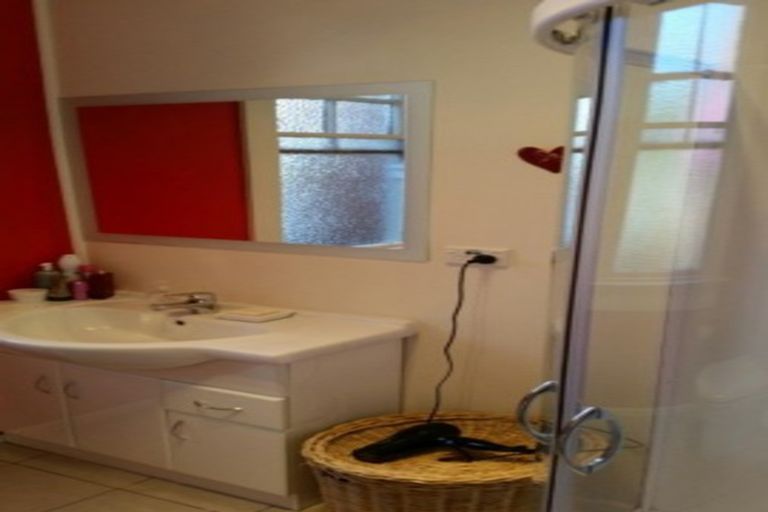 Photo of property in 37 Macandrew Road, South Dunedin, Dunedin, 9012