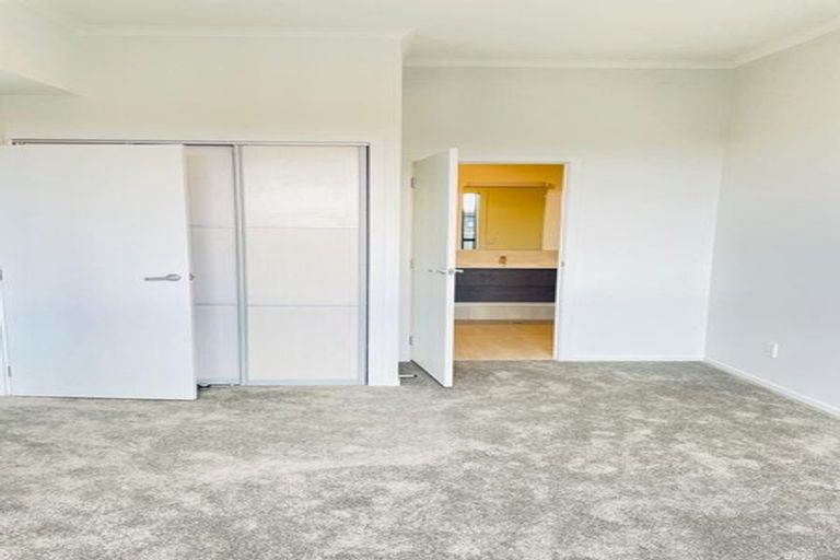 Photo of property in 18/11 Carlos Drive, Flat Bush, Auckland, 2016