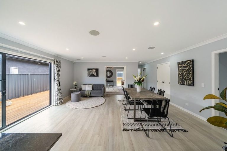 Photo of property in 11 Salisbury Crescent, Wallaceville, Upper Hutt, 5018