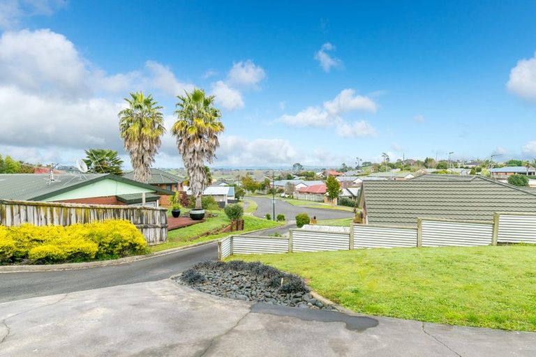 Photo of property in 14 Pointon Glade, Grandview Heights, Hamilton, 3200