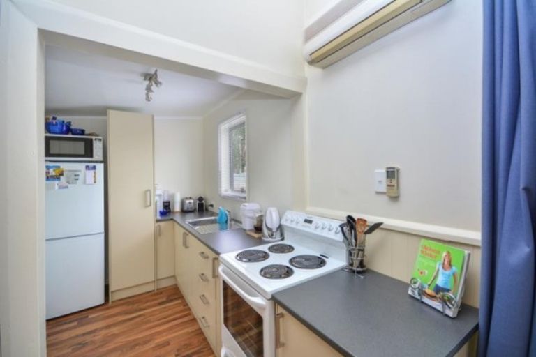 Photo of property in 37 Macandrew Road, South Dunedin, Dunedin, 9012