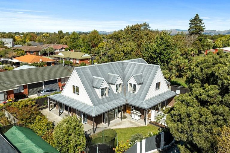 Photo of property in 18 Pyatt Place, Redwood, Christchurch, 8051