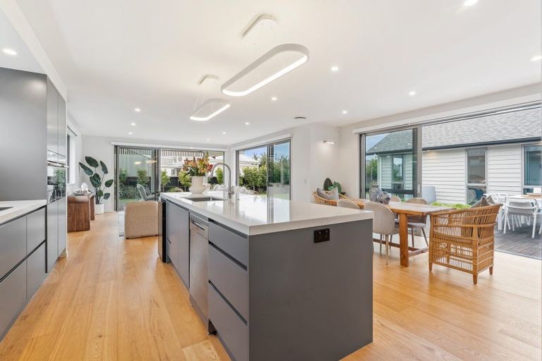 Photo of property in 5 Shearwater Lane, Point Wells, 0986