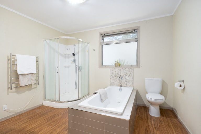 Photo of property in 23 Glencoe Road, Browns Bay, Auckland, 0630
