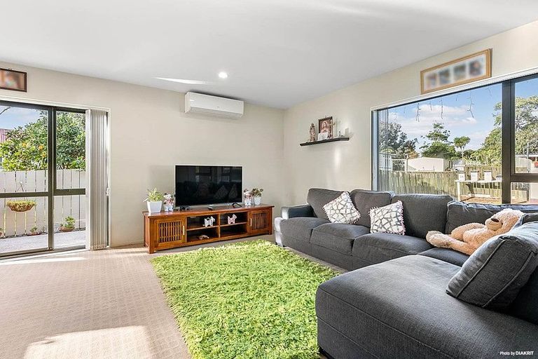 Photo of property in 32 Finlayson Avenue, Clendon Park, Auckland, 2103