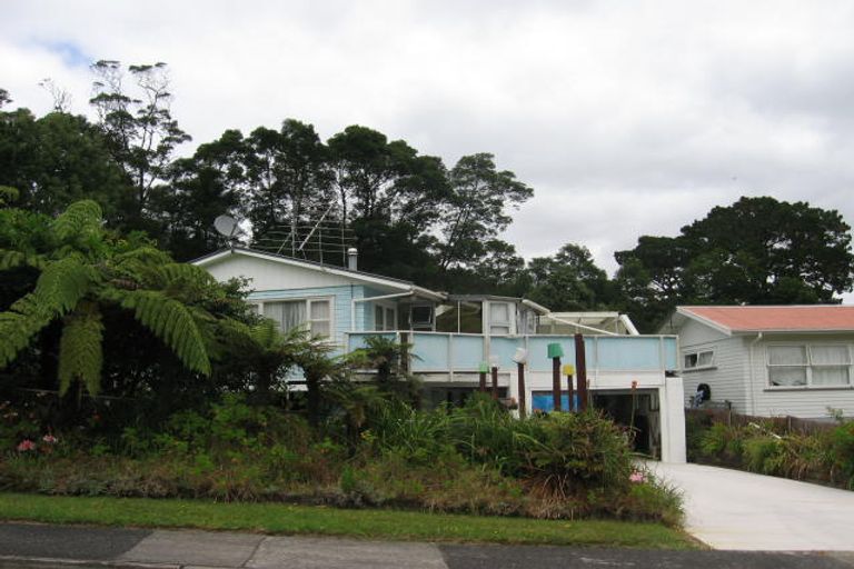 Photo of property in 65 Saffron Street, Birkdale, Auckland, 0626