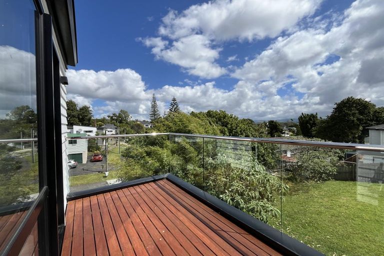 Photo of property in 8/18 Sylvan Crescent, Te Atatu South, Auckland, 0610
