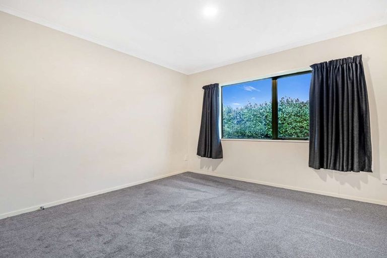 Photo of property in 24 Caulfield Place, Pukehangi, Rotorua, 3015