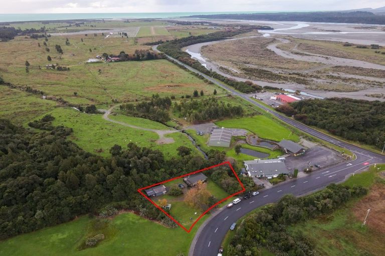 Photo of property in 6 Marks Road, Haast, 7886