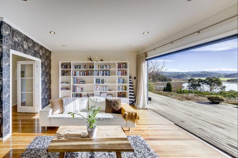 Photo of property in 292 Poraiti Road, Poraiti, Napier, 4182