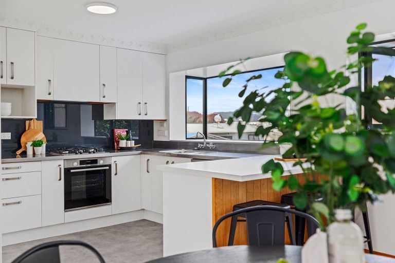 Photo of property in 324b Oceanbeach Road, Mount Maunganui, 3116