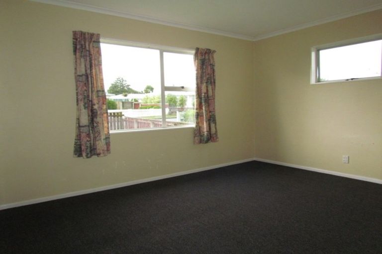 Photo of property in 11 Heather Street, Levin, 5510
