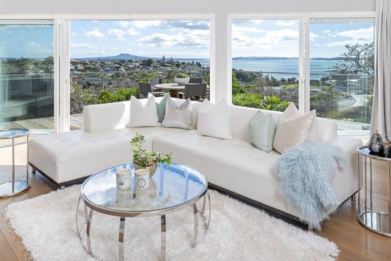 Photo of property in 74 Mellons Bay Road, Mellons Bay, Auckland, 2014