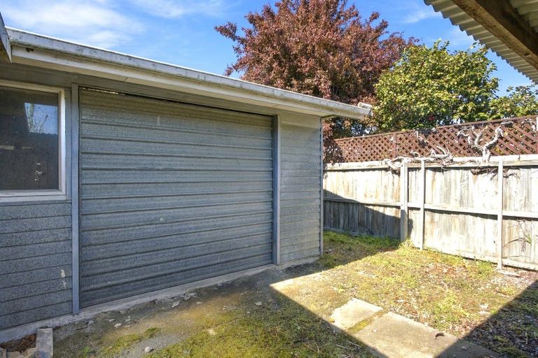 Photo of property in 19 Kinnaird Place, Hillmorton, Christchurch, 8025