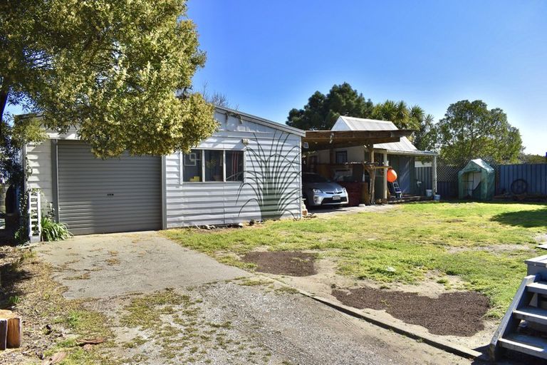 Photo of property in 4 Mavis Avenue, Waikawa Beach, Levin, 5573