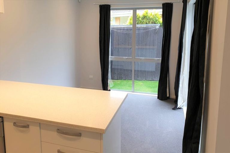 Photo of property in 2/11 Crosher Place, Silverdale, Hamilton, 3216