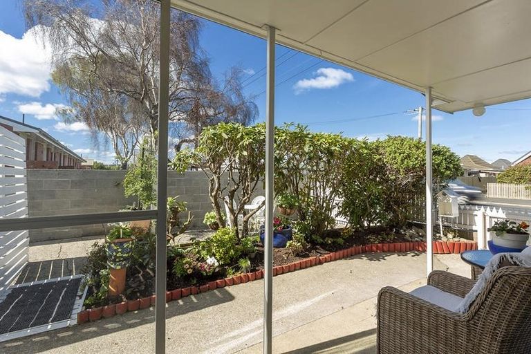 Photo of property in 160 Macandrew Road, South Dunedin, Dunedin, 9012