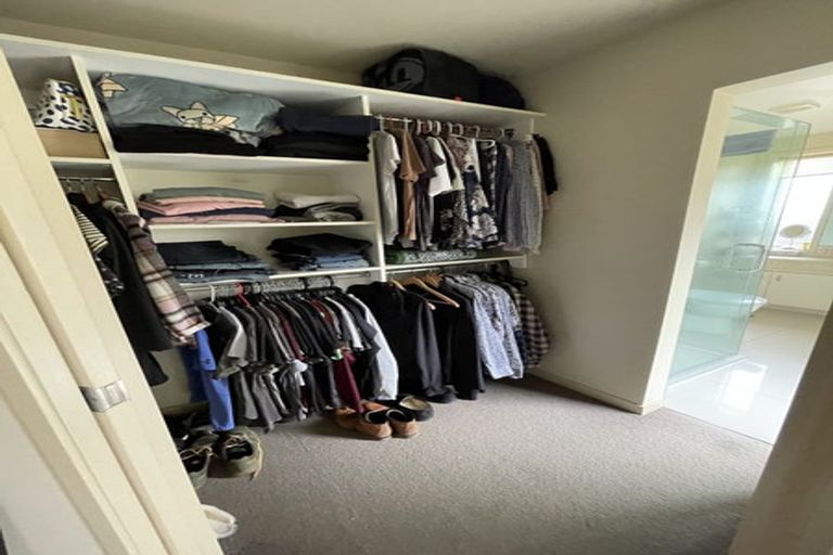 Photo of property in 1/170 East Coast Road, Forrest Hill, Auckland, 0620