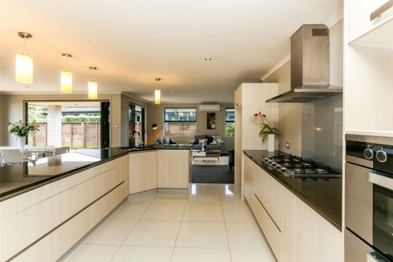 Photo of property in 9 St Andrews Parkway, Waiwhakaiho, New Plymouth, 4312