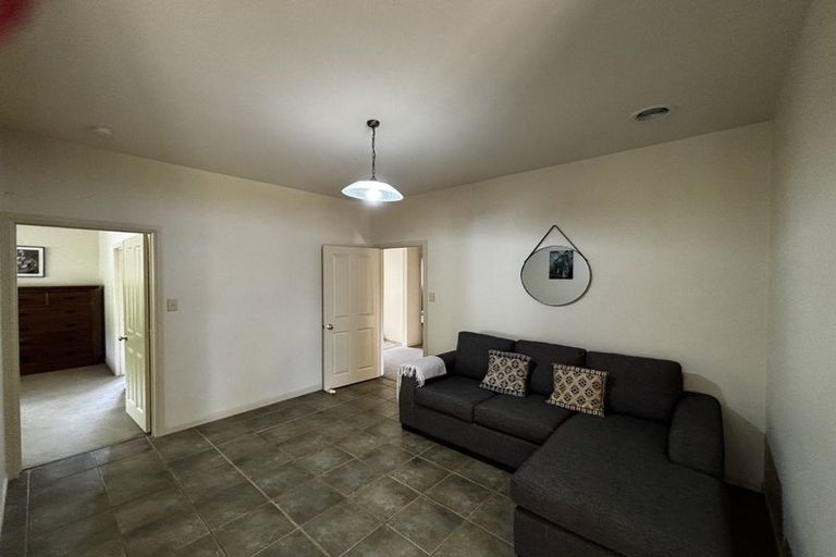 Photo of property in 26 Shelter Grove, Frankleigh Park, New Plymouth, 4310