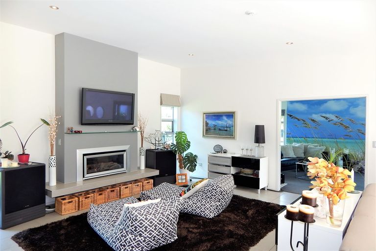 Photo of property in 1 Kotare Heights, Kerikeri, 0230