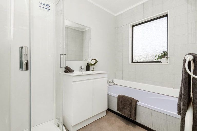 Photo of property in 23 Jasmine Grove, Maungaraki, Lower Hutt, 5010