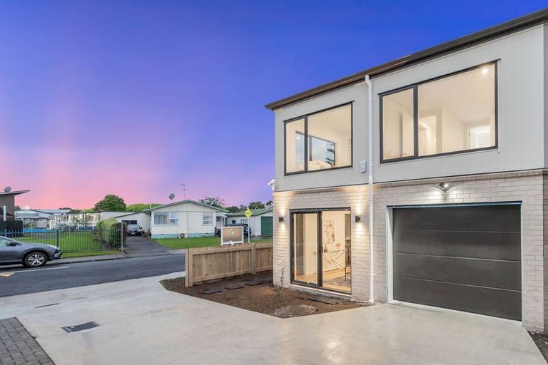 Photo of property in 8e Jupiter Street, Rosehill, Papakura, 2113