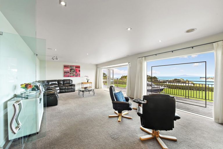 Photo of property in 170 Wade River Road, Wade Heads, Whangaparaoa, 0932