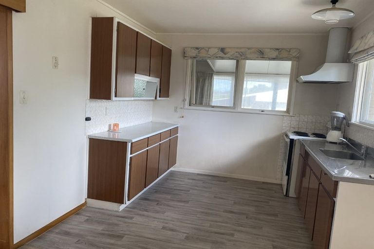 Photo of property in 2/7 Cascades Road, Pakuranga Heights, Auckland, 2010